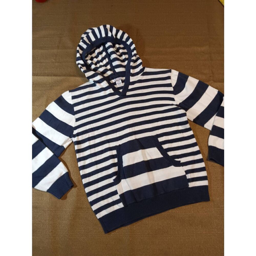 Kitestrings by Heartstrings Hoodie           Size: 8/10  (0750)